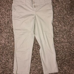Women’s Khaki Capris 3/4